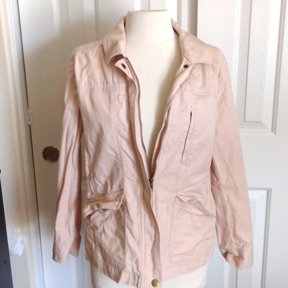 Loft Jacket - Picture 2 of 9